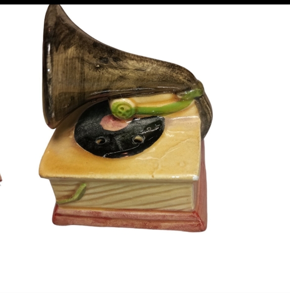 Vintage lefton matching set phonograph and clock salt and pepper shakers - Picture 5 of 5